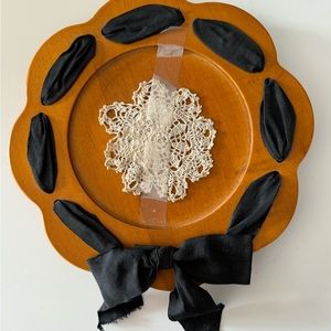 Mackenzie Childs Wooden trivet w original dollie & ribbon